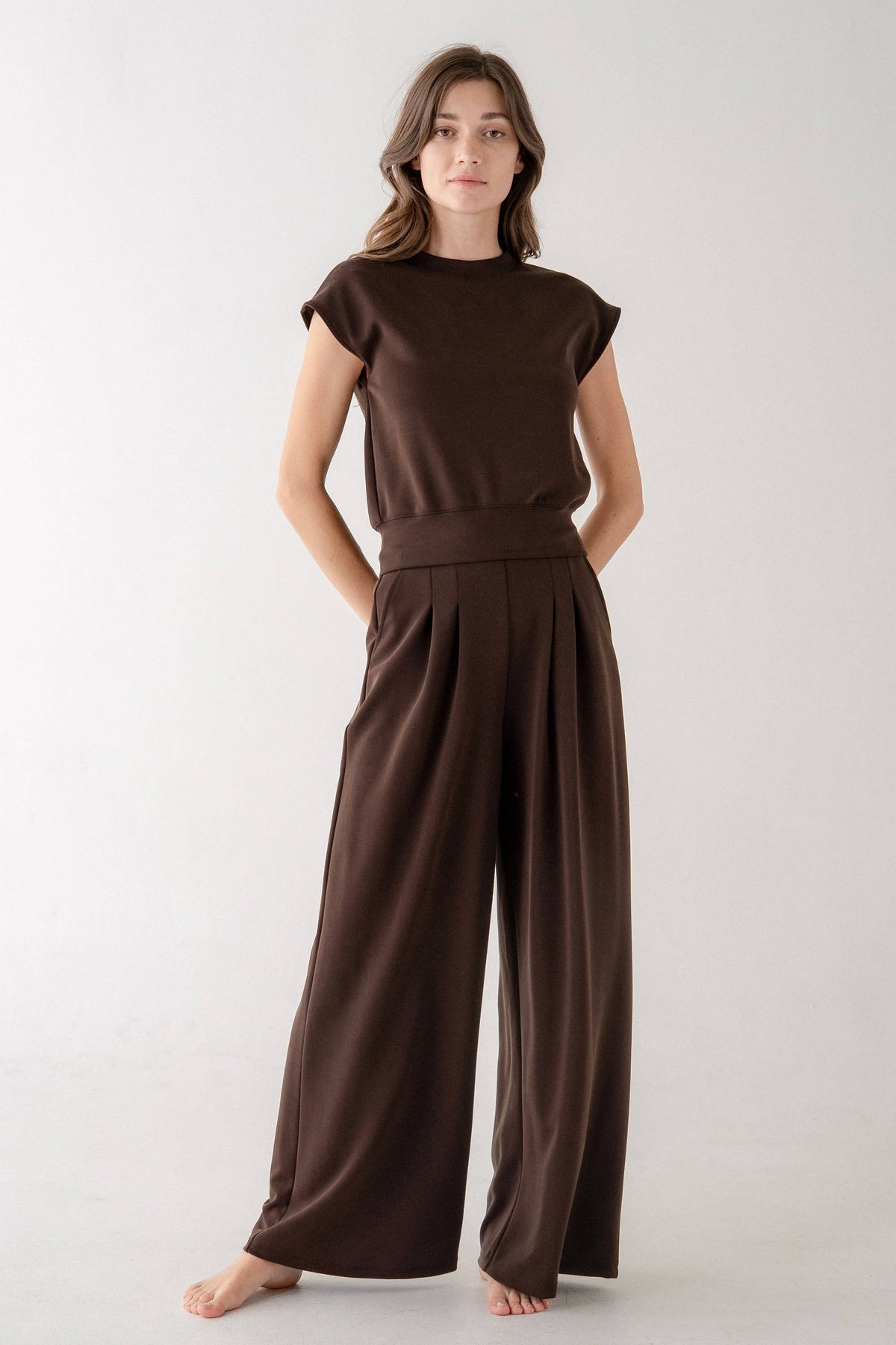 PLEATED WIDE LEG SWEATPANTS