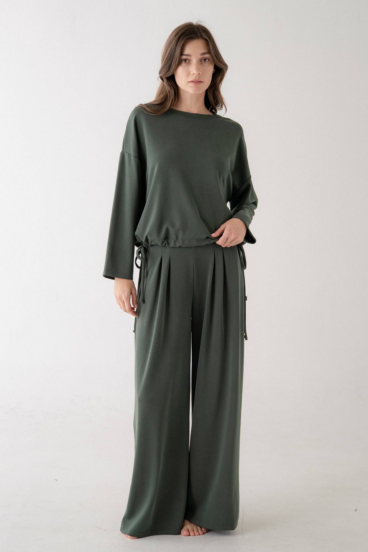 PLEATED WIDE LEG SWEATPANTS